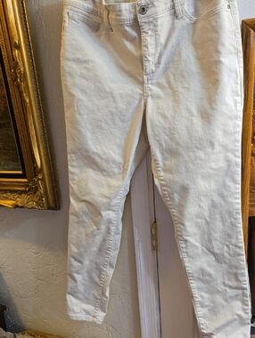 St. John's Bay Skinny Leg Jeans in Light Beige